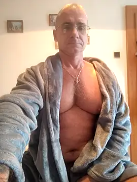 Snapshot of chcem1975 chatting on October 1, 2025, 8:53 am chcem1975 online show from October 1, 2025, 8:53 am