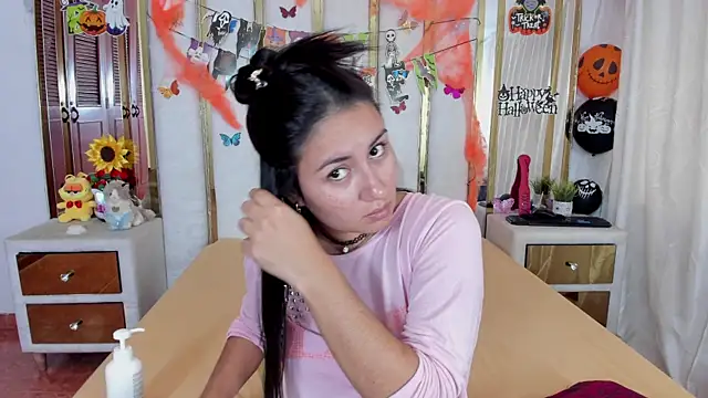 Snapshot of Luna021_1 chatting on October 25, 2025, 8:36 pm Luna021 1 online show from October 25, 2025, 8:36 pm