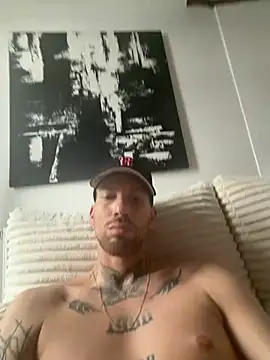bobsex211 online show from May 4, 2026, 12:56 pm