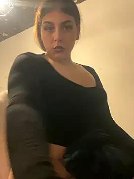 lolaadora online show from October 12, 2025, 11:04 pm