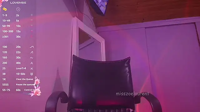 misszoelaurent online show from October 14, 2025, 7:58 pm