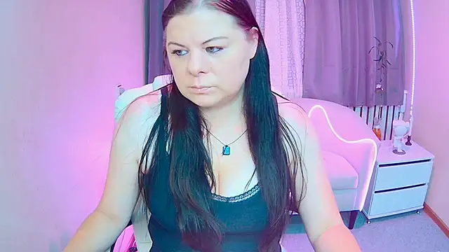 BritneyRaine online show from November 11, 2025, 7:08 am