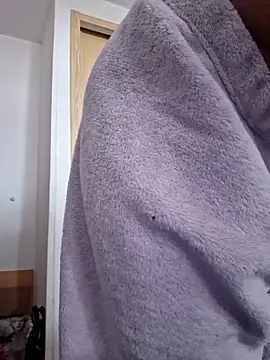 Lauraxxsteen online show from November 6, 2025, 9:21 am