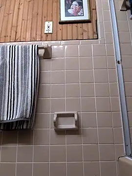 Snapshot of Clownboi17 chatting on October 29, 2025, 7:10 am Clownboi17 online show from October 29, 2025, 7:10 am