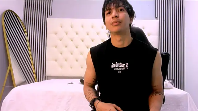 toji luxxer online show from December 5, 2025, 3:48 am