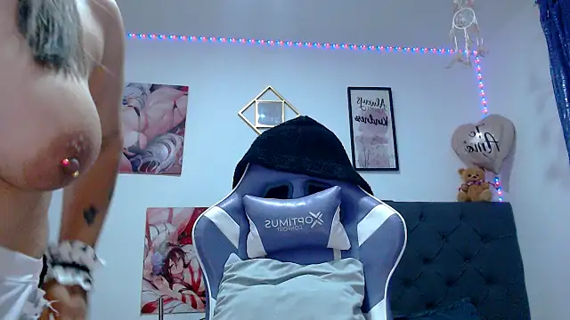 KENYEVANS online show from March 10, 2026, 11:43 pm