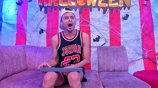 Juicy Creww online show from October 25, 2025, 9:17 am