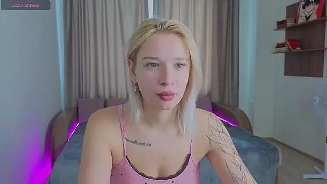 MistyMayers online show from September 30, 2025, 4:28 am