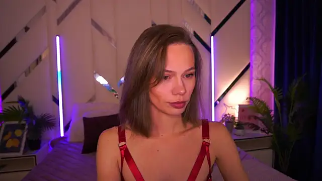 ShyySiren online show from December 18, 2025, 2:34 pm