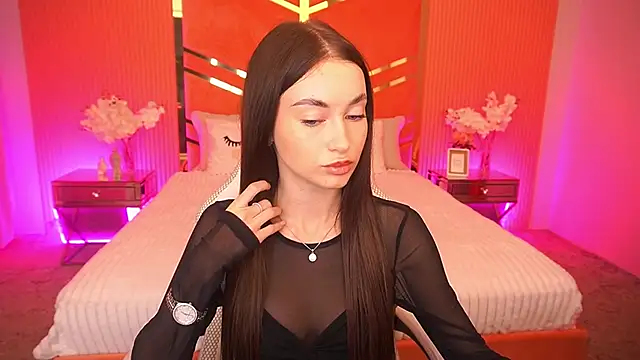 CherryyLulu online show from November 7, 2025, 8:36 am