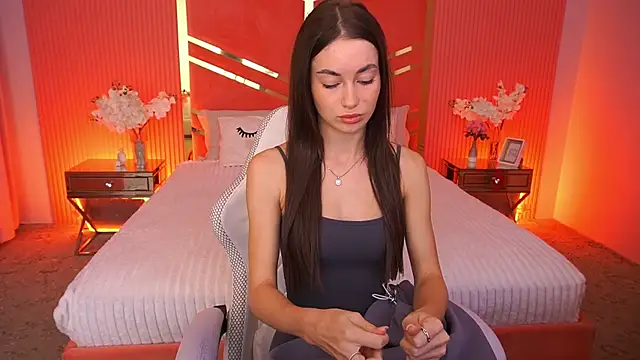 CherryyLulu online show from November 19, 2025, 8:25 am