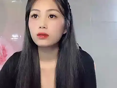 Lyly4757 online show from November 11, 2025, 4:40 pm