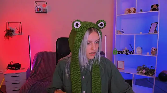 kaela spell  online show from November 7, 2025, 10:10 pm