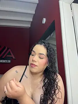 Snapshot of krisstenSantos chatting on February 16, 2026, 3:19 pm krisstenSantos online show from February 16, 2026, 3:19 pm