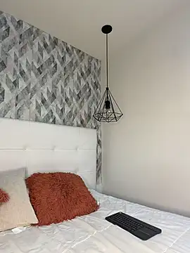 Snapshot of krisstenSantos chatting on February 19, 2026, 1:29 pm krisstenSantos online show from February 19, 2026, 1:29 pm