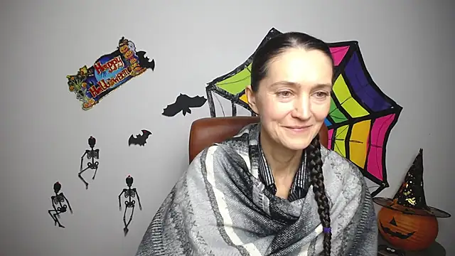 Snapshot of TayaFinch chatting on November 1, 2025, 2:30 pm TayaFinch online show from November 1, 2025, 2:30 pm