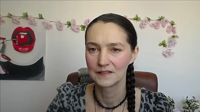 TayaFinch online show from February 2, 2026, 1:21 pm