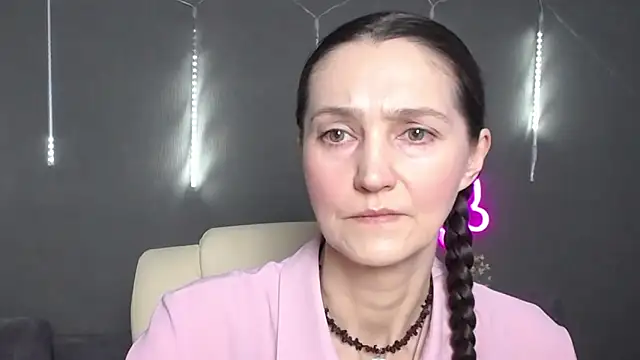 TayaFinch online show from February 26, 2026, 1:21 pm