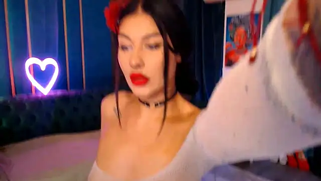 Snapshot of SuzanStacks chatting on October 23, 2025, 6:02 am SuzanStacks online show from October 23, 2025, 6:02 am