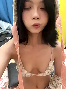 qiqi x online show from October 10, 2025, 3:55 pm