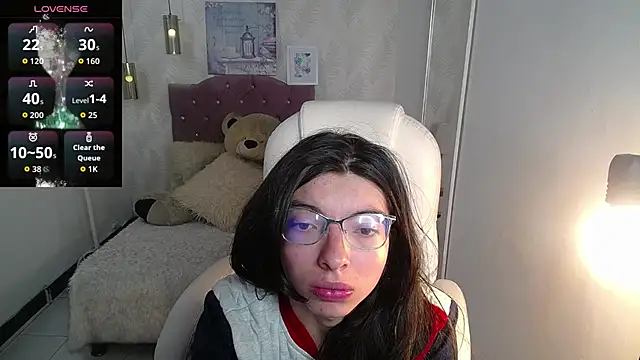 alllyson  online show from November 12, 2025, 7:46 pm