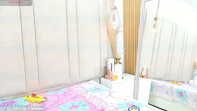 ChantalBlaiir online show from December 22, 2025, 10:18 pm