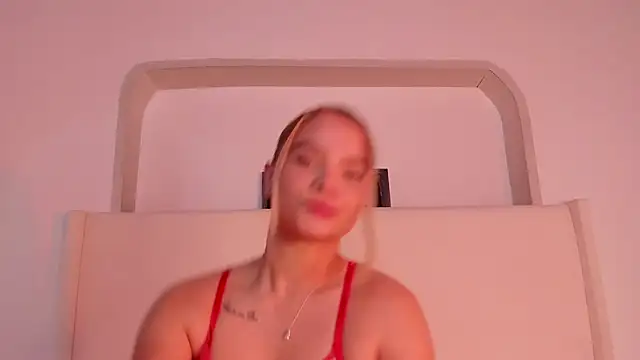 Snapshot of Sofi_glow chatting on March 2, 2026, 9:32 pm Sofi glow online show from March 2, 2026, 9:32 pm