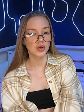 Snapshot of MilaMoone chatting on January 11, 2026, 11:04 am MilaMoone online show from January 11, 2026, 11:04 am