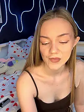 Snapshot of MilaMoone chatting on January 12, 2026, 10:31 am MilaMoone online show from January 12, 2026, 10:31 am