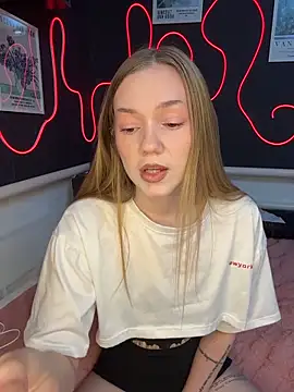 Snapshot of MilaMoone chatting on February 26, 2026, 11:20 am MilaMoone online show from February 26, 2026, 11:20 am