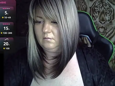 YuliiaSan online show from November 16, 2025, 9:15 am