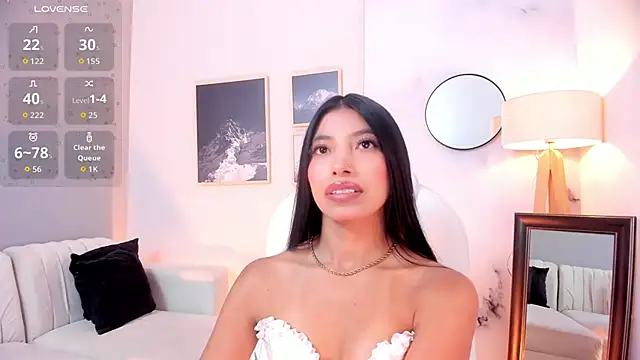 Tiffany Low online show from March 20, 2026, 2:33 pm