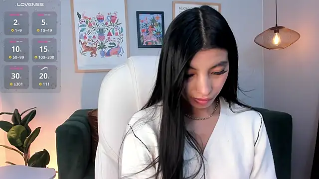 Tiffany Low online show from April 4, 2026, 3:53 pm