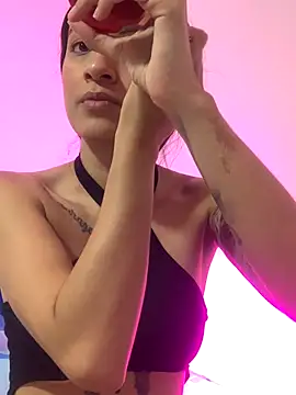 Snapshot of MiQeilaSweet chatting on October 27, 2025, 9:08 pm MiQeilaSweet online show from October 27, 2025, 9:08 pm