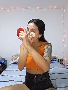 MiQeilaSweet online show from February 11, 2026, 9:42 pm