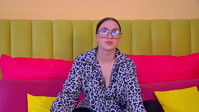 AnneAvery online show from October 19, 2025, 6:47 am