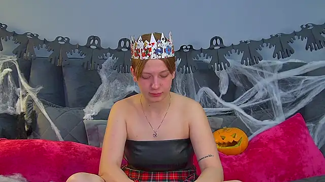 BeatriceBinoche online show from October 29, 2025, 6:37 am