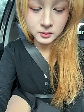 yuki june online show from October 25, 2025, 8:33 am