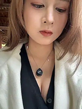 yuki june online show from February 8, 2026, 8:51 am