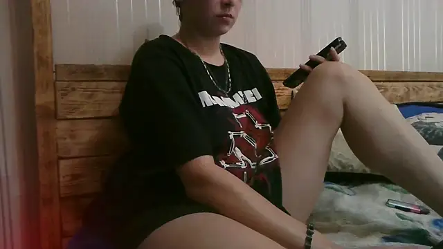 EthelsLover online show from October 16, 2025, 9:21 am