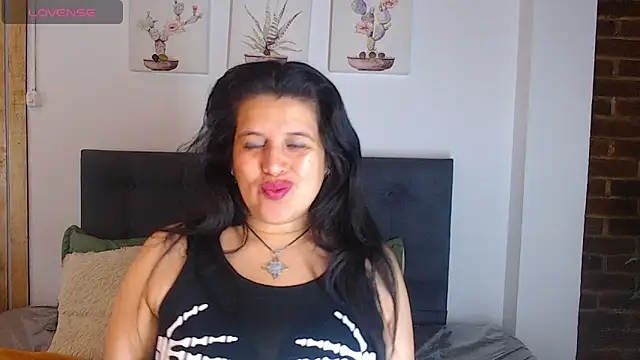 Andrea secret  online show from November 5, 2025, 2:28 pm