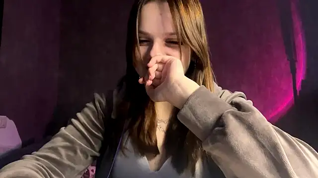 Vickypiki online show from September 26, 2025, 2:32 pm