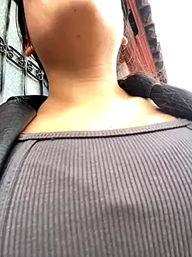 Snapshot of Karla_1-2 chatting on September 30, 2025, 6:35 pm Karla 1-2 online show from September 30, 2025, 6:35 pm