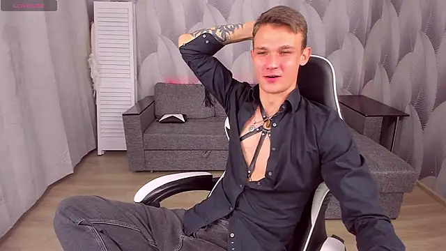 AdamGold01 online show from October 9, 2025, 7:45 pm