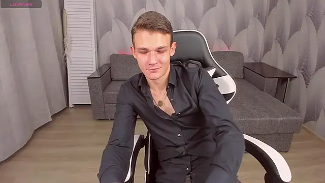 AdamGold01 online show from October 10, 2025, 7:24 pm