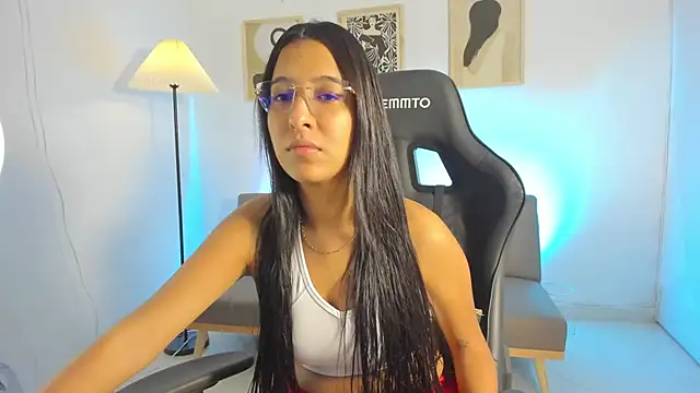 Valerygomez02 online show from November 12, 2025, 8:19 pm