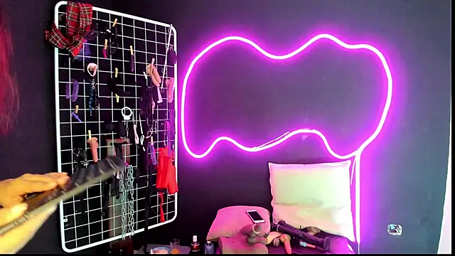 Snapshot of Mistress_Megan_BDSM chatting on November 4, 2025, 8:08 pm Mistress Megan BDSM online show from November 4, 2025, 8:08 pm