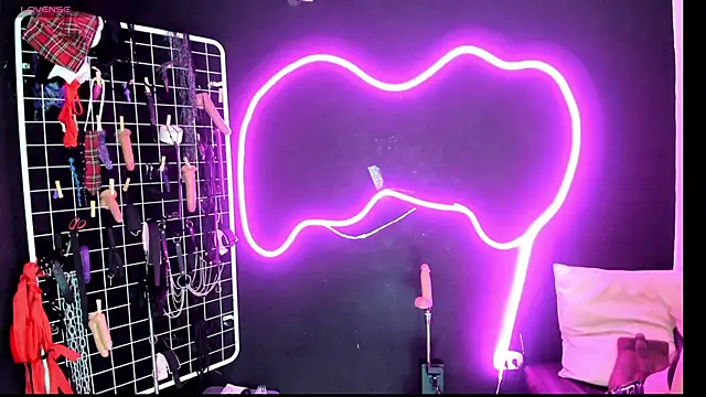 Snapshot of Mistress_Megan_BDSM chatting on December 3, 2025, 7:12 pm Mistress Megan BDSM online show from December 3, 2025, 7:12 pm