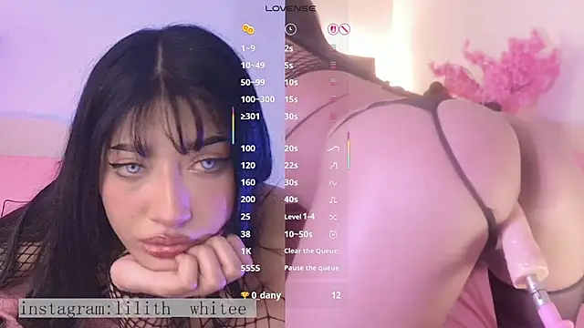  Lilith White  online show from October 17, 2025, 3:58 pm