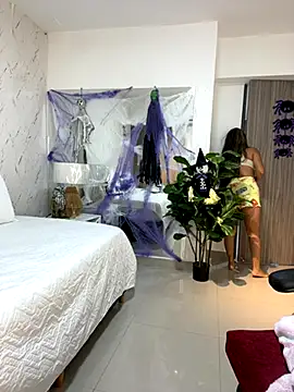 EMILIIA RICHTER   online show from October 19, 2025, 11:22 am